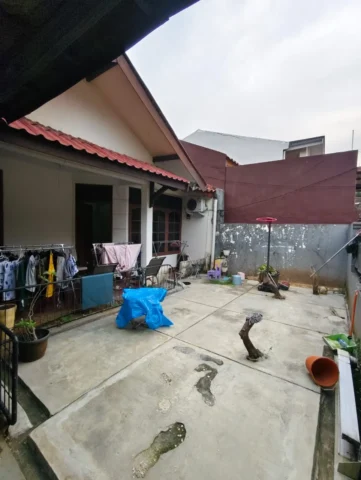 Rumah dijual di Arinda Permai, Pondok Aren - Taman