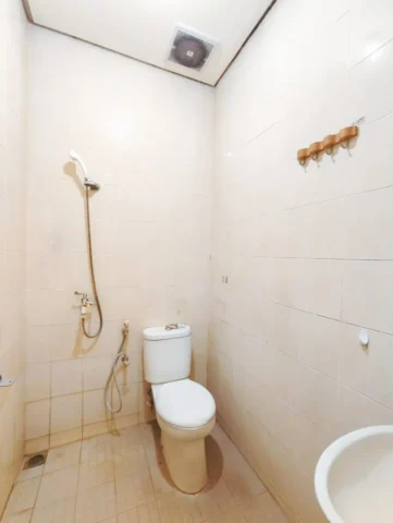 Rumah dijual di Southscape, Pamulang - Kamar Mandi