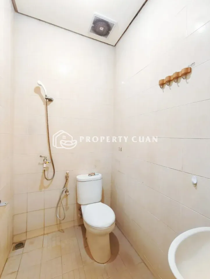 Rumah dijual di Southscape, Pamulang - Kamar Mandi
