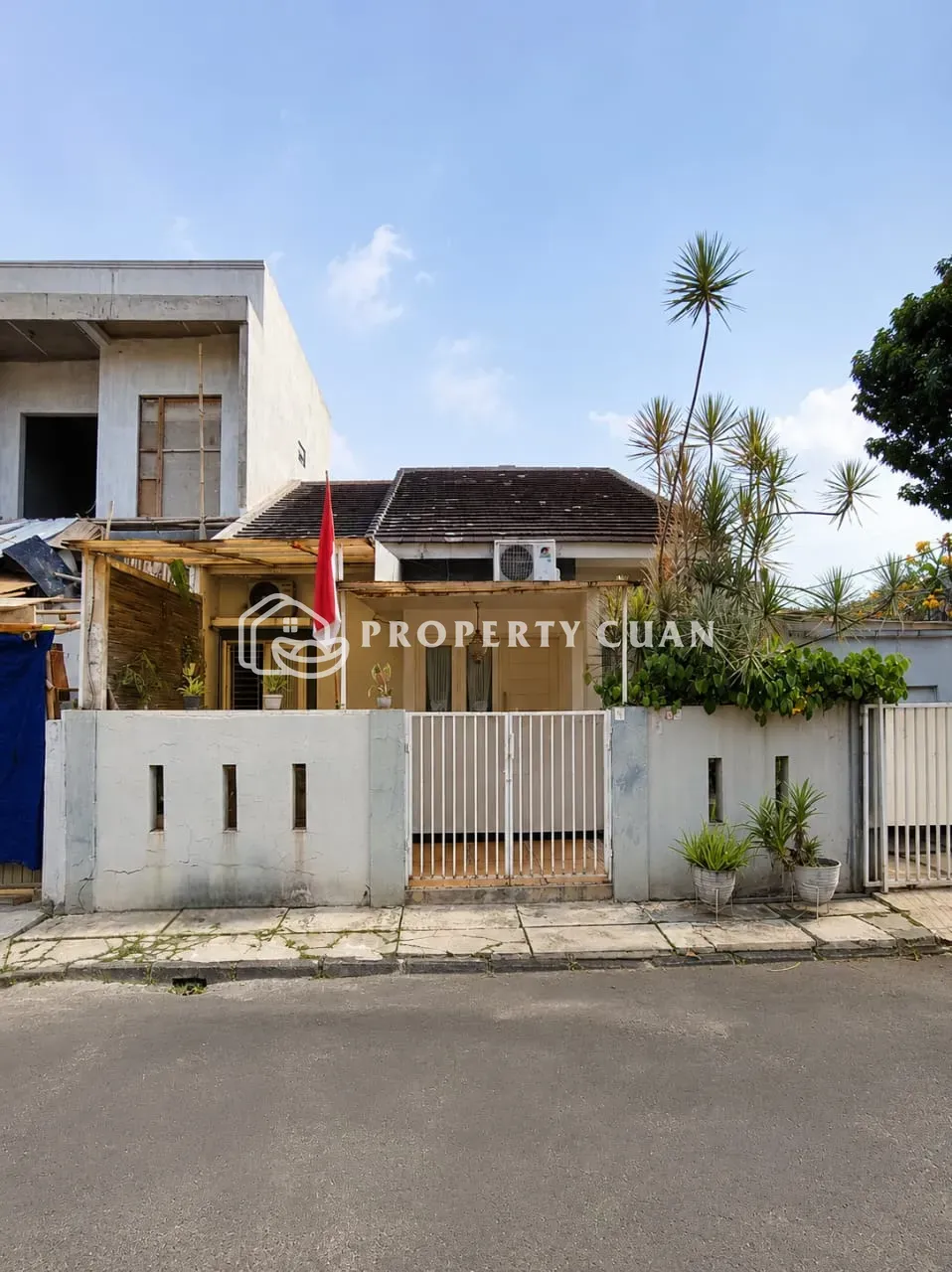Rumah Dijual di Kencana Loka, BSD — 3 KT, LT 202 m²