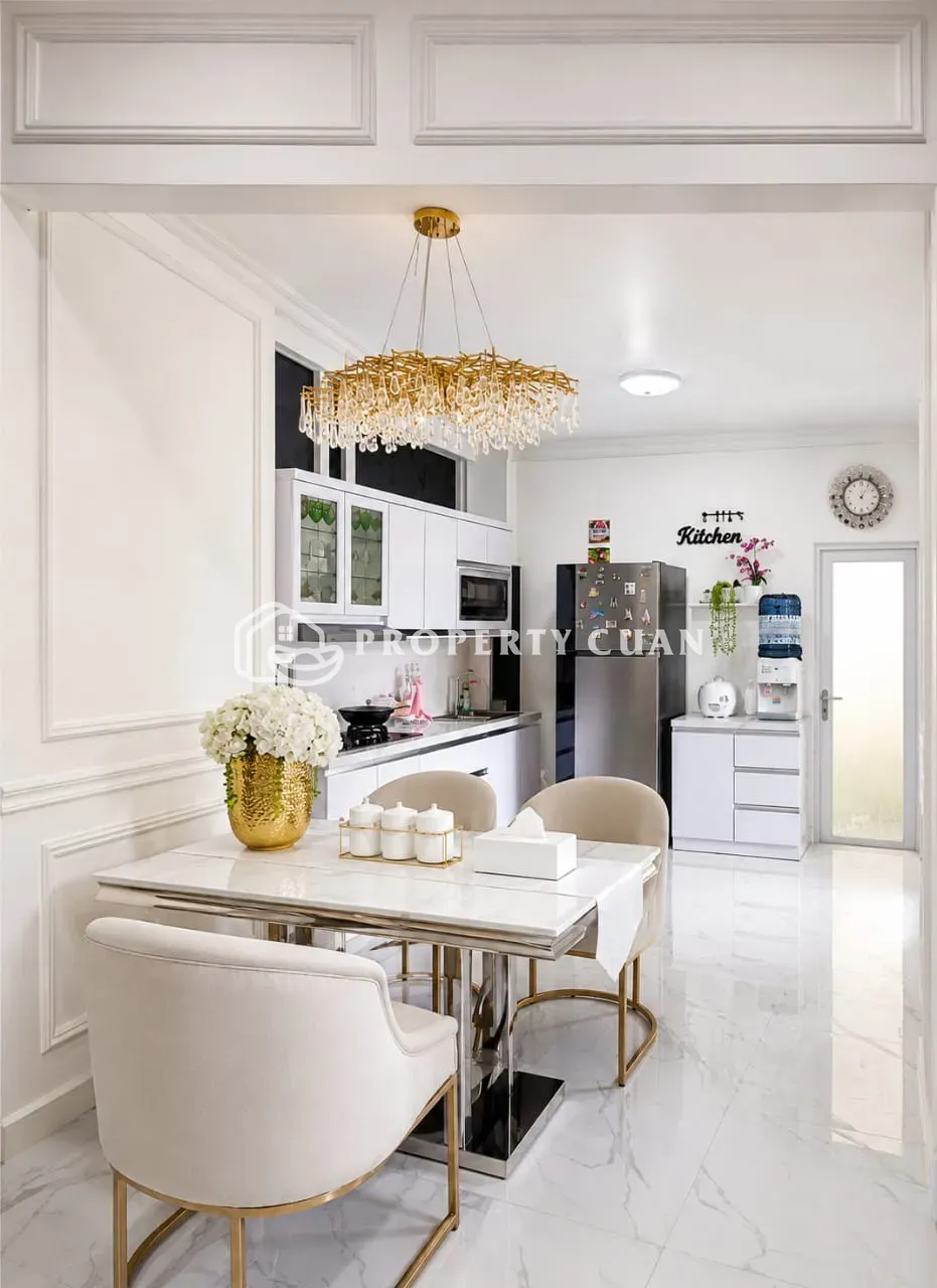 Rumah dijual di Kencana Loka, BSD - Dapur