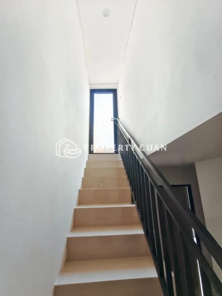 Rumah disewakan di Citra Garden Bintaro, Bintaro - Tangga