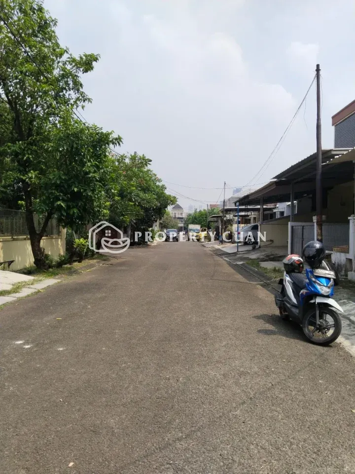 Rumah dijual di Griya Sutera, Alam Sutera - Jalan Depan