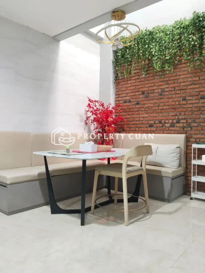 Rumah dijual di Griya Sutera, Alam Sutera - Ruang Makan