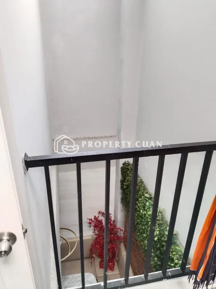 Rumah dijual di Griya Sutera, Alam Sutera - Balkon