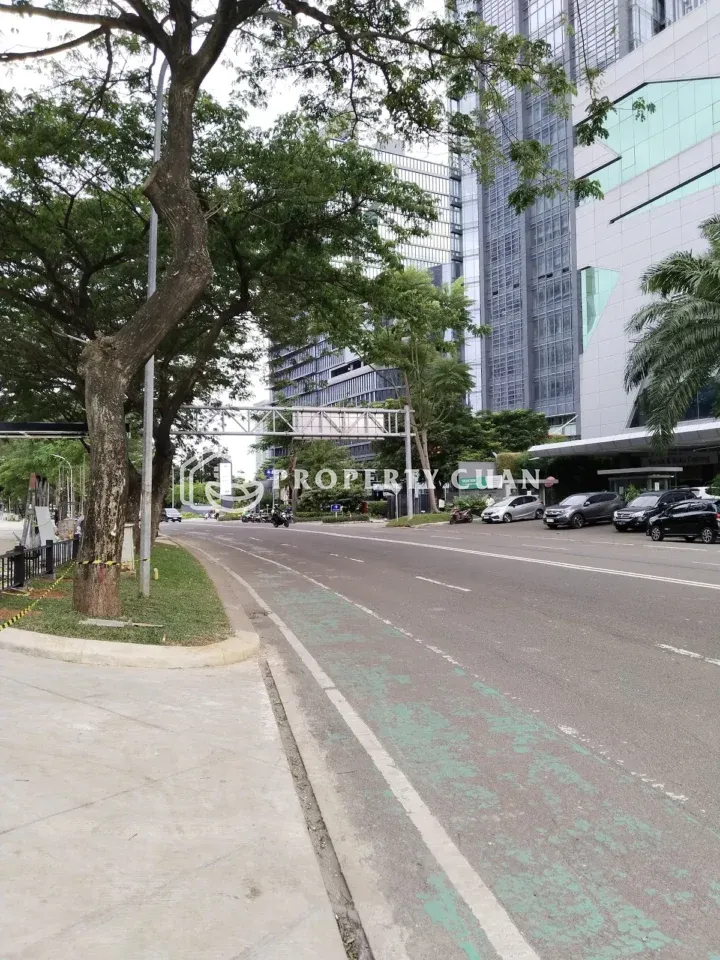 Ruko disewakan di EleVee Promenade, Alam Sutera - Jalan Depan