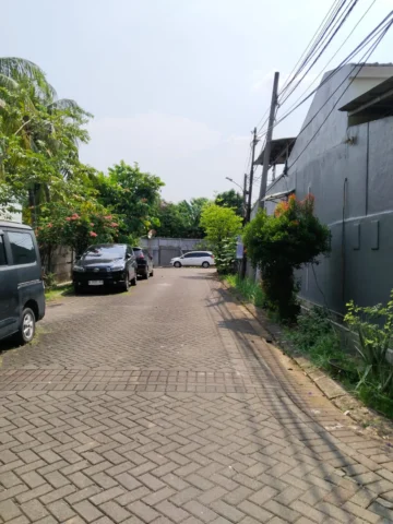 Rumah disewakan di Citra 2 Extension, Citra Jakarta Barat - Jalan Depan 2