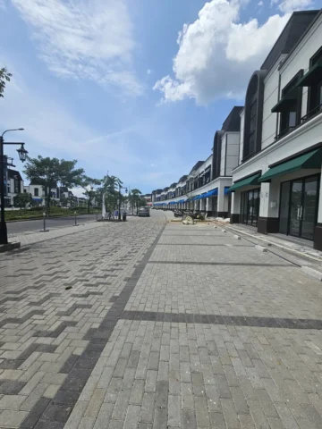 Ruko disewakan di Citra Garden Serpong - Jalan Depan