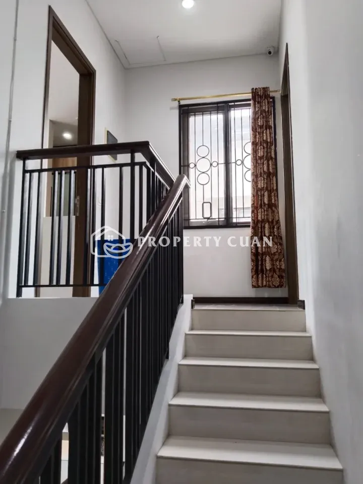 Rumah dijual di Keia, BSD - Tangga 2