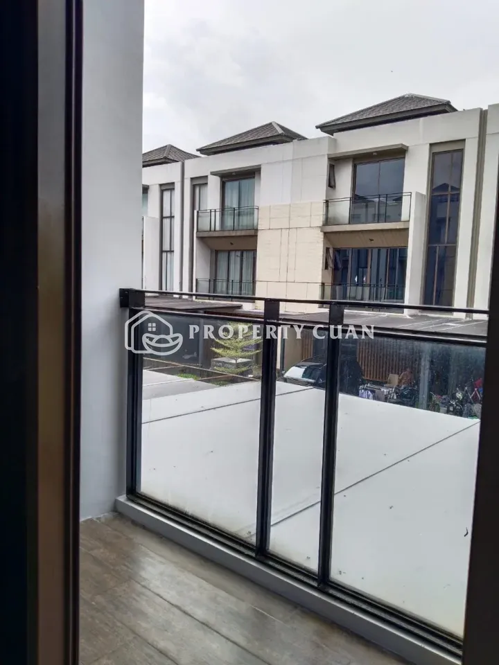 Rumah dijual di Keia, BSD - Balkon