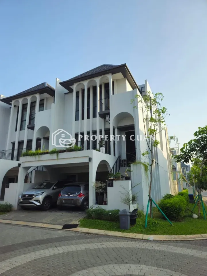 Rumah dijual di Aether, BSD - Tampak Depan