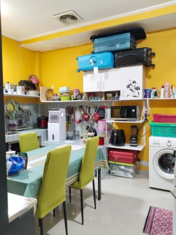 Rumah dijual di Green Hill, Citra Garden Serpong - Dapur