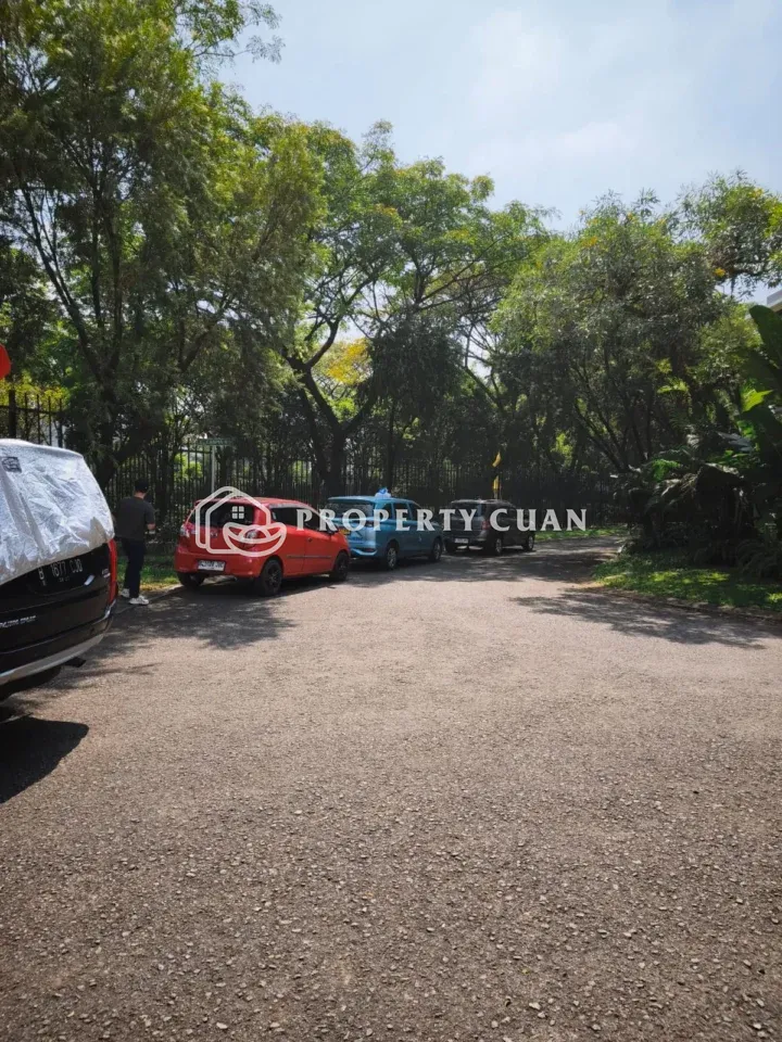Rumah dijual di Caspia, BSD - Jalan Depan