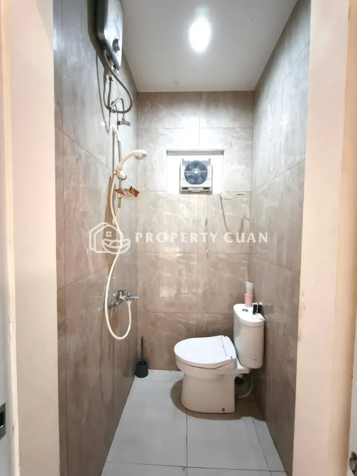 Rumah dijual di Caspia, BSD - Kamar Mandi 4