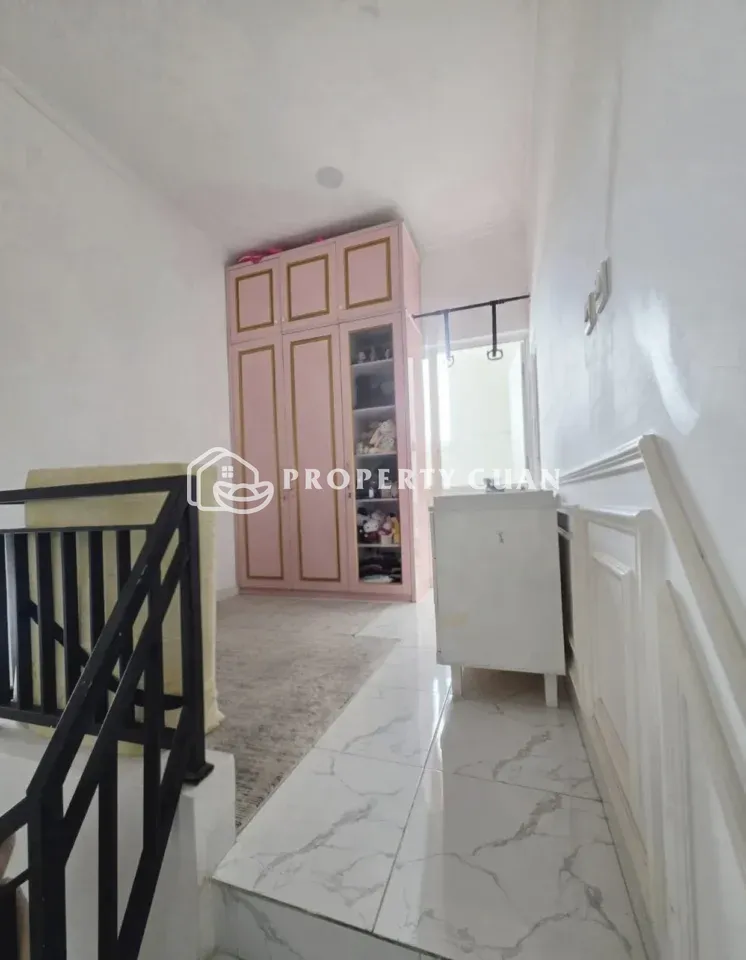 Rumah dijual di Catalina, Gading Serpong - Tangga 2