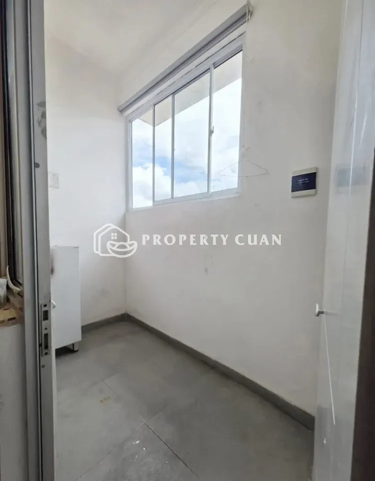 Rumah dijual di Catalina, Gading Serpong - Balkon