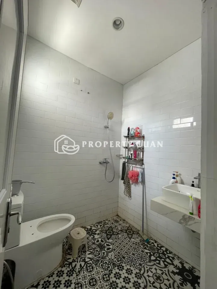 Rumah dijual di Sektor 1E, Gading Serpong - Kamar Mandi
