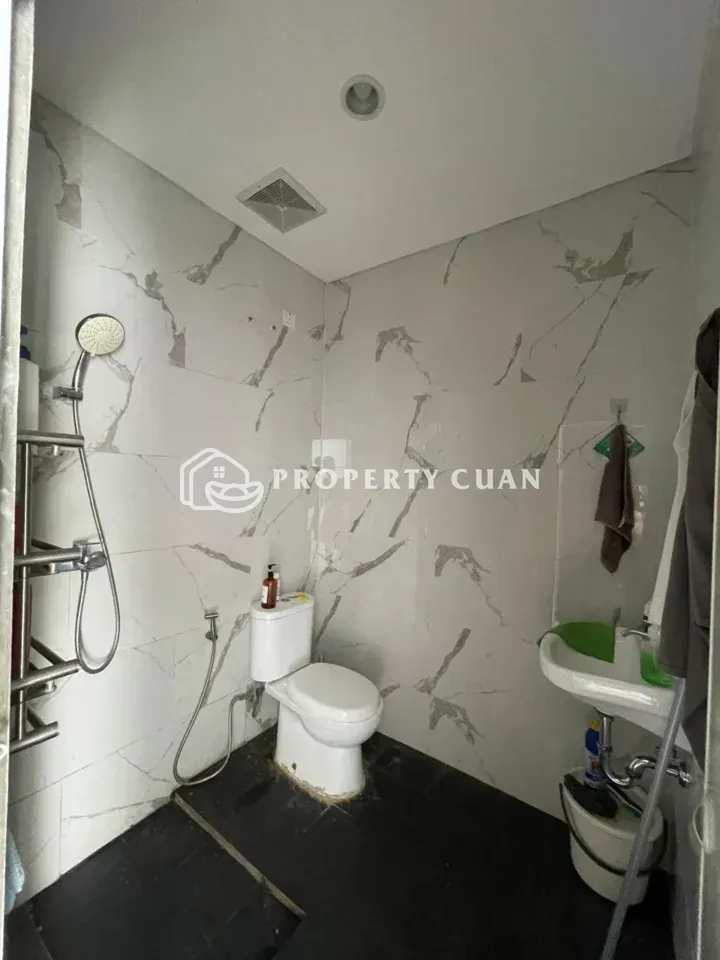 Rumah dijual di Sektor 1E, Gading Serpong - Kamar Mandi 2