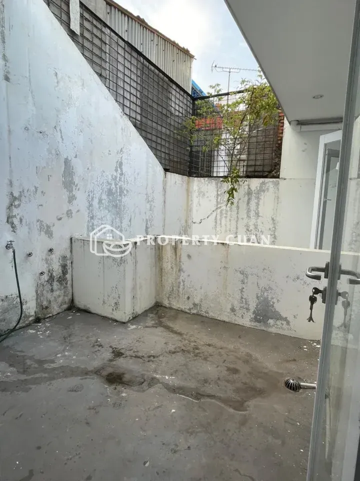 Rumah dijual di Sektor 1E, Gading Serpong - Taman