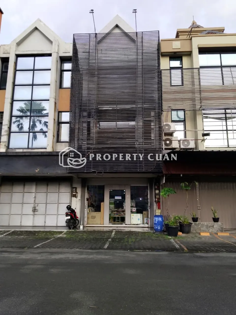 Ruko Dijual di Boulevard Businness Park, Gading Serpong — LT 100 m², LB 280 m²