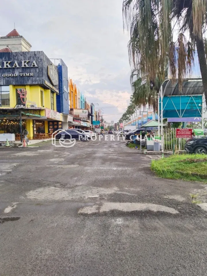 Ruko dijual di Boulevard Businness Park, Gading Serpong - Lingkungan