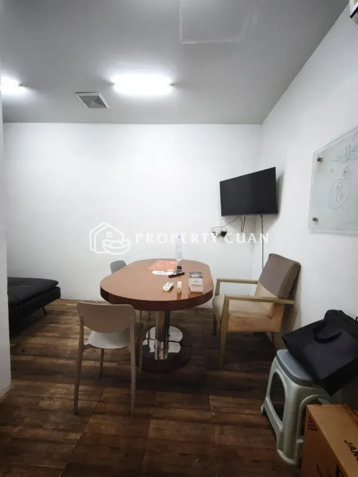 Ruko dijual di Ruko 1 B, Gading Serpong - Ruang Keluarga 3