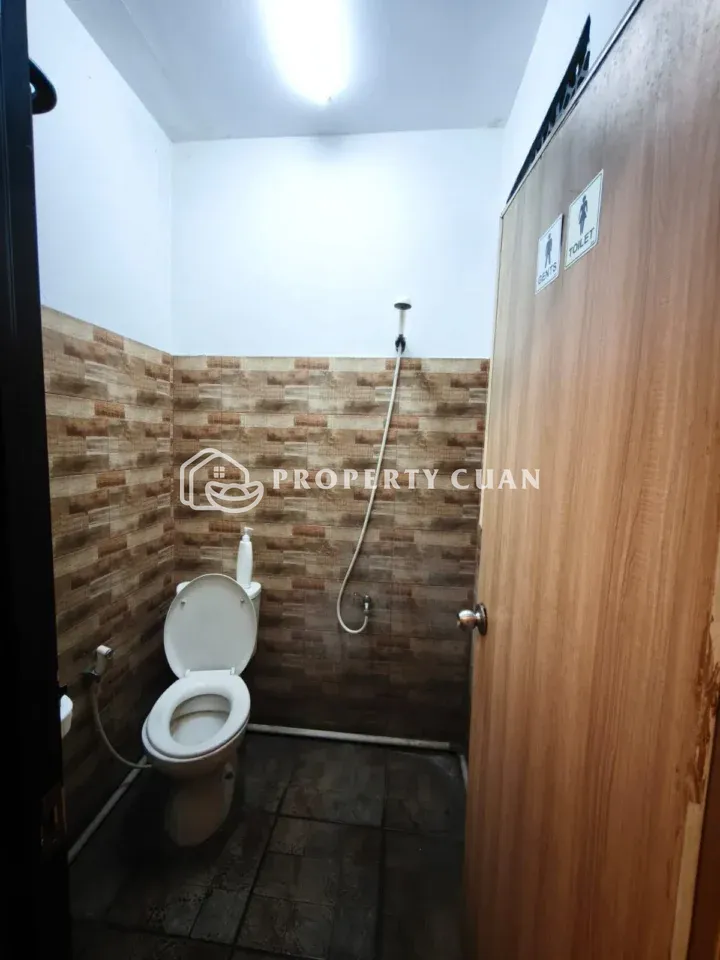 Ruko dijual di Ruko 1 B, Gading Serpong - Kamar Mandi 5