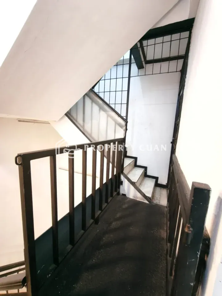 Ruko dijual di Ruko 1 B, Gading Serpong - Tangga 3