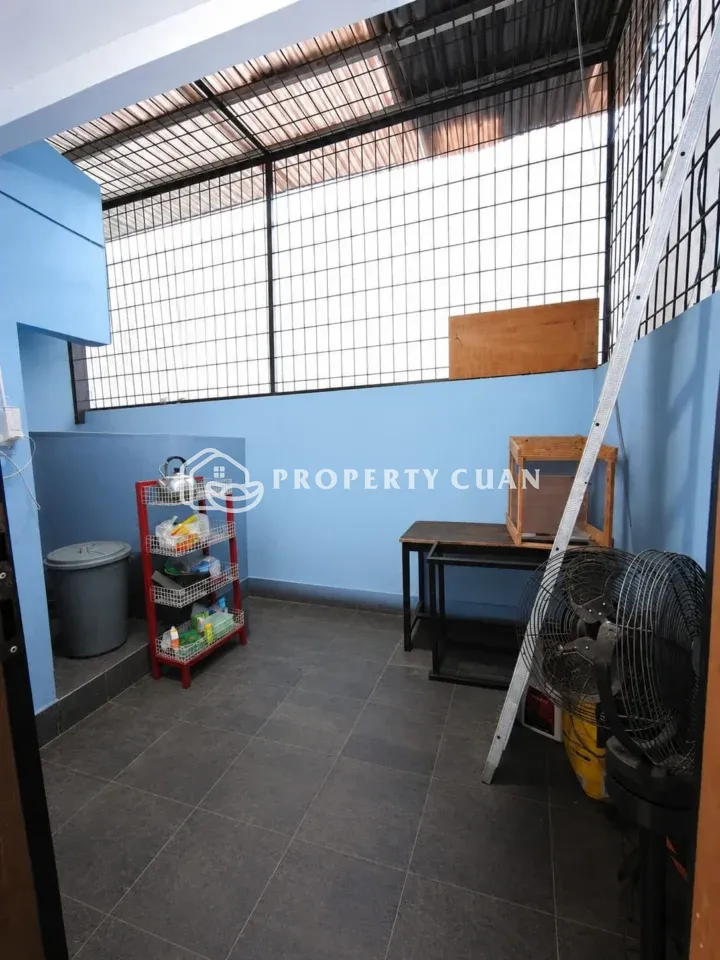 Ruko dijual di Ruko 1 B, Gading Serpong - Area Laundry