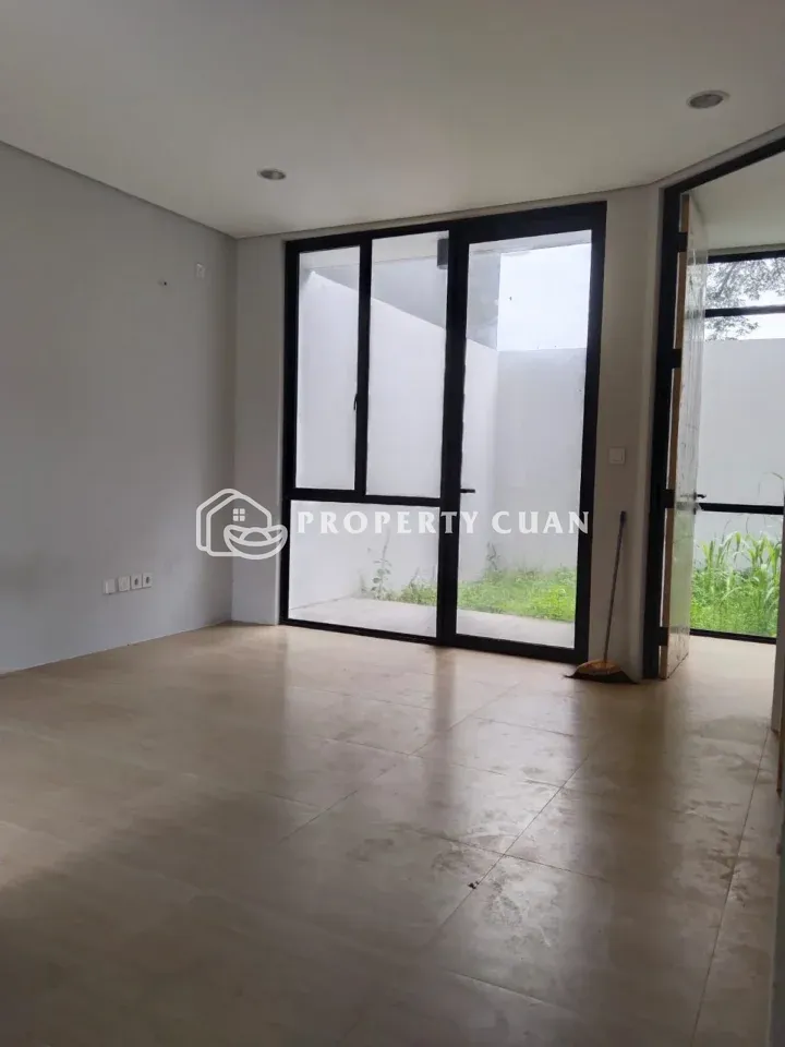 Rumah dijual di Cendana Gard'n, Karawaci - Ruang Keluarga