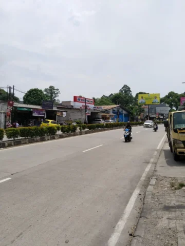 Kavling Komersial dijual di Jl. Kyai Hasyim Ashari, Cipondoh - Jalan Depan 3
