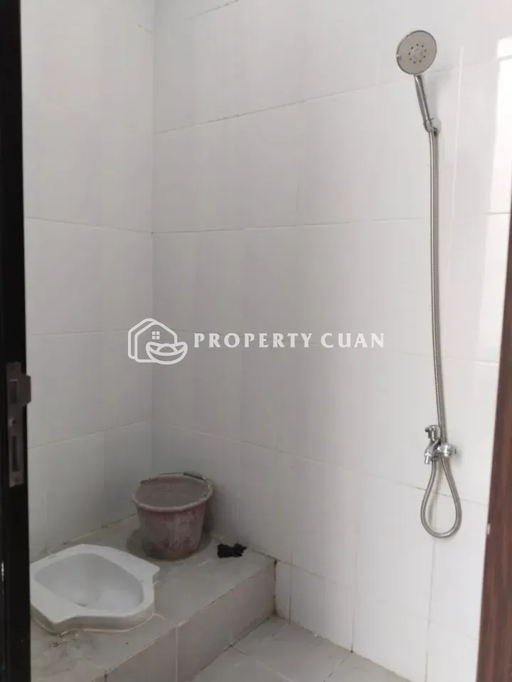 Rumah dijual di Bougenville Graha Raya, Alam Sutera - Kamar Mandi 4