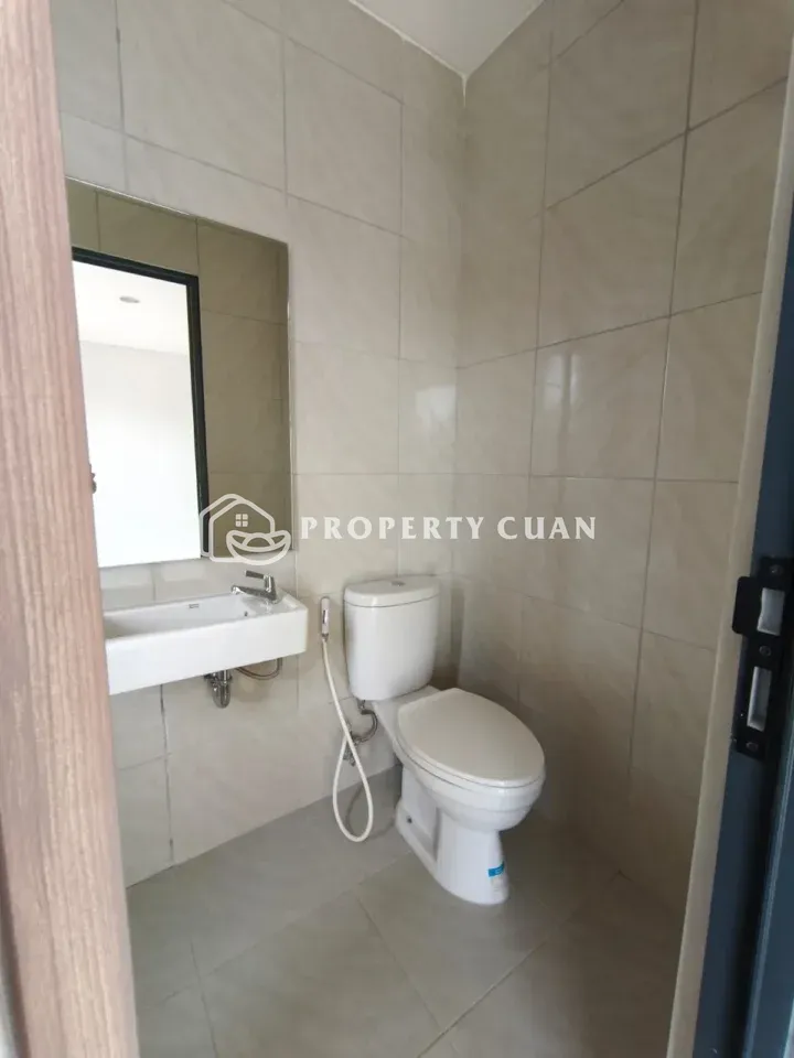 Rumah dijual di XYZ Cove, Gading Serpong - Kamar Mandi