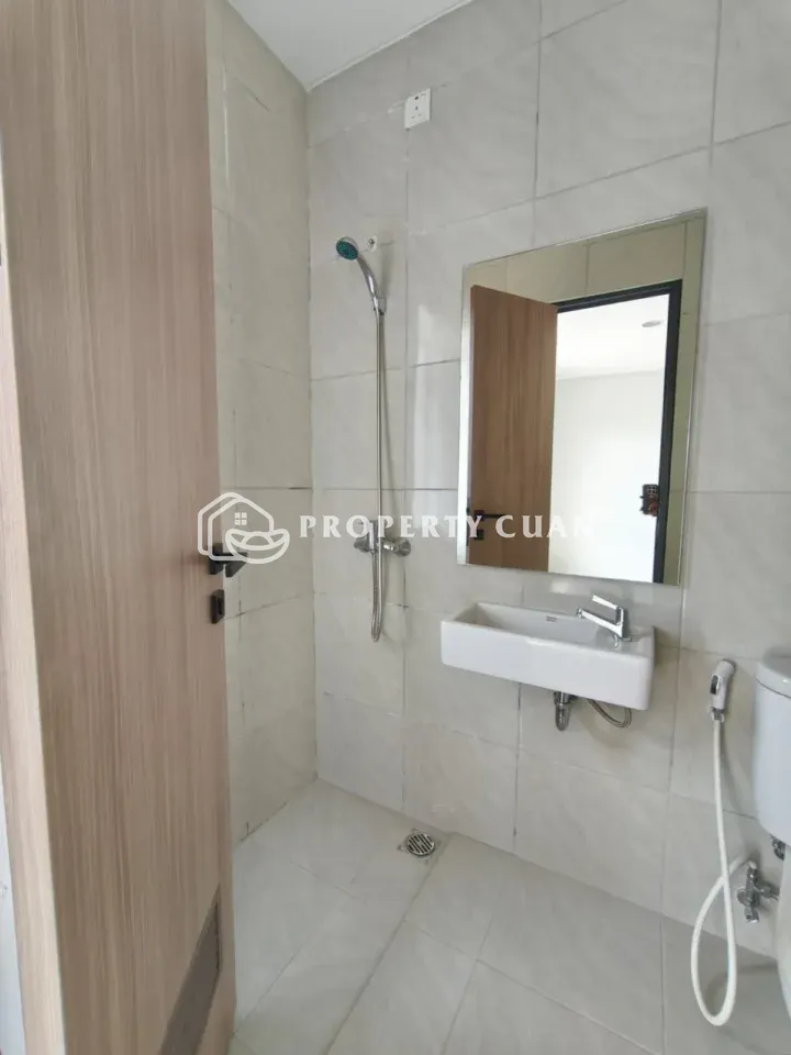 Rumah dijual di XYZ Cove, Gading Serpong - Kamar Mandi 2