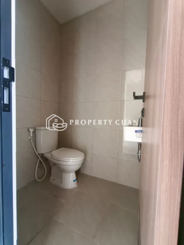 Rumah dijual di XYZ Cove, Gading Serpong - Kamar Mandi 3