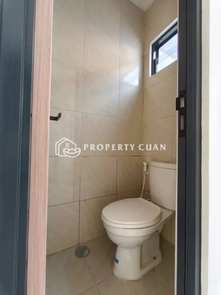 Rumah dijual di XYZ Cove, Gading Serpong - Kamar Mandi 4