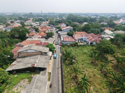Kavling Komersial dijual di Cibubur - Jalan Depan 2