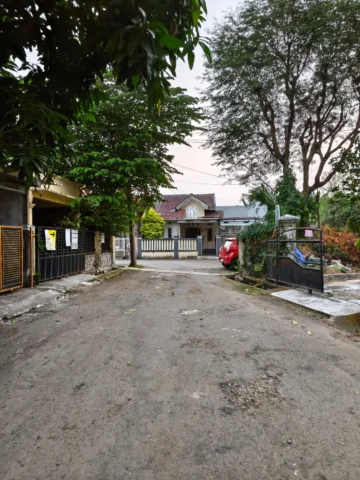 Rumah dijual di Karawaci Residence, Gading Serpong - Jalan Depan 2