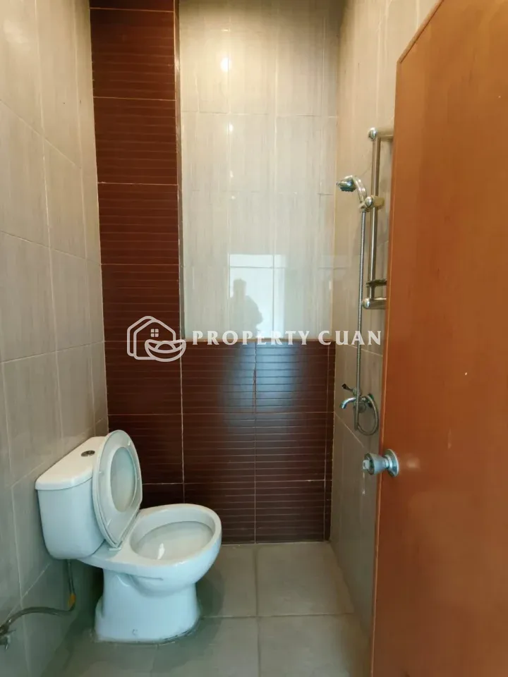 Rumah dijual di Telaga Mediterania, CIKUPA - Kamar Mandi