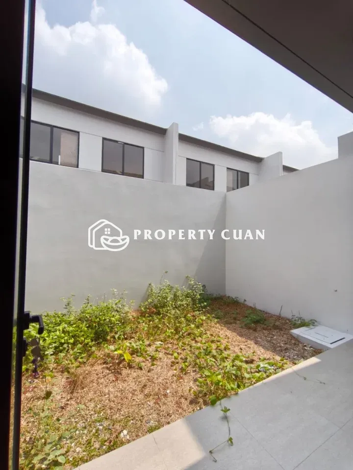 Rumah dijual di CityzenHill, Gading Serpong - Taman