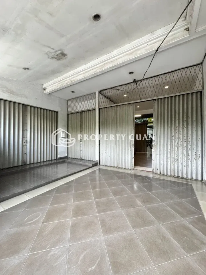Gudang dijual di Multiguna, Alam Sutera - Carport