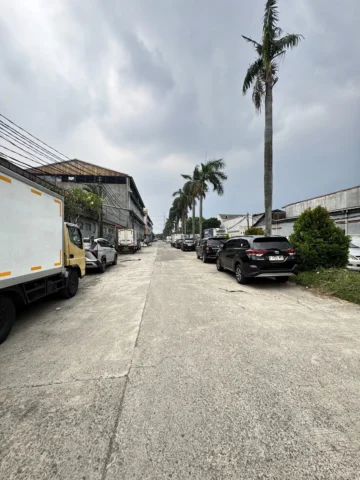 Gudang dijual di Multiguna, Alam Sutera - Jalan Depan