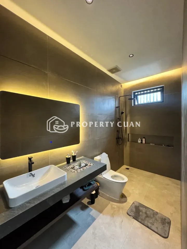 Rumah dijual di Sutera Feronia, Alam Sutera - Kamar Mandi