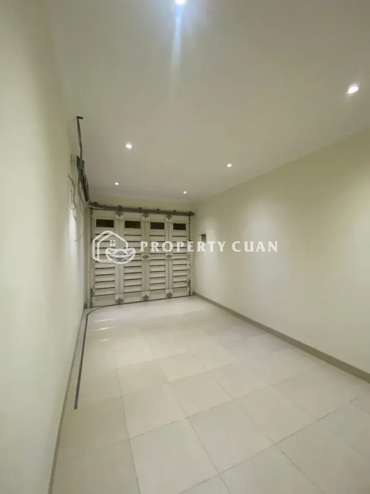 Rumah dijual di Sutera Mentari, Alam Sutera - Carport