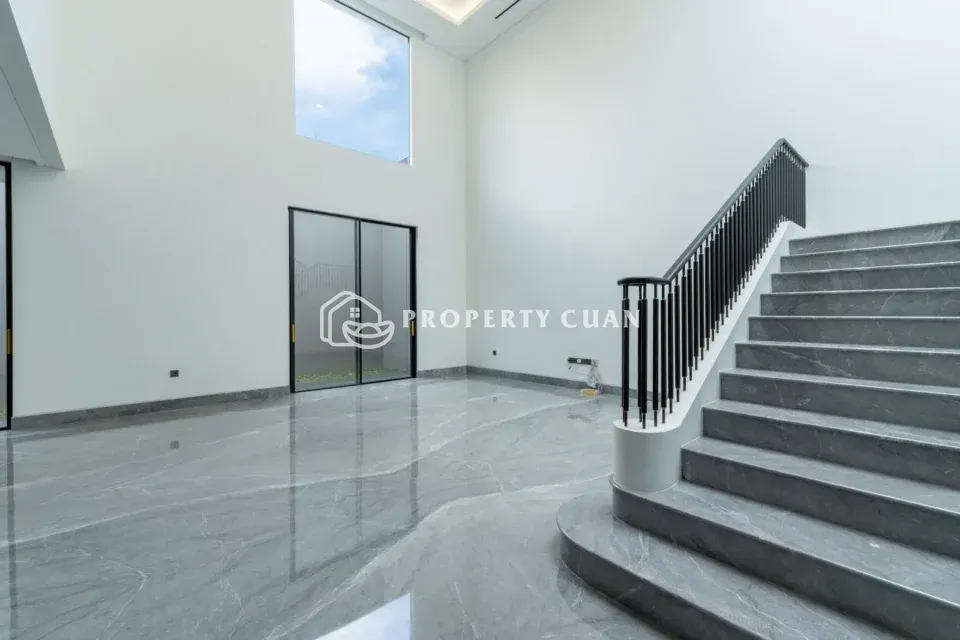Rumah dijual di The Gramercy, Alam Sutera - Tangga 2