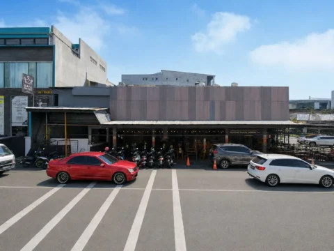Ruko Dijual di Muara Karang — LT 300 m², LB 400 m²