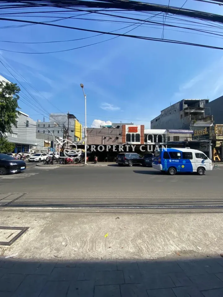 Ruko dijual di Jl. Muara Karang Raya, Muara Karang - Jalan Depan