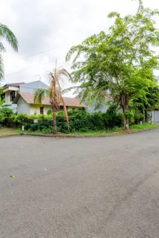 Kavling Residensial dijual di Puri Indah, Puri - Jalan Depan