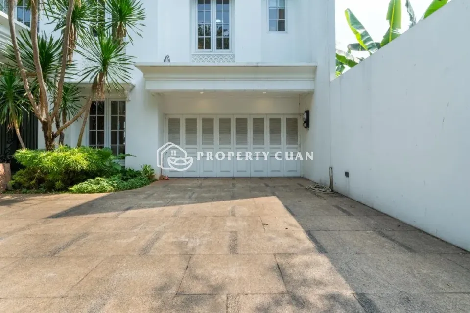Rumah dijual di Pondok Pinang, Pondok Indah - Carport