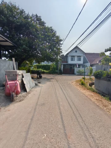 Kost dijual di Giri Loka, BSD - Jalan Depan